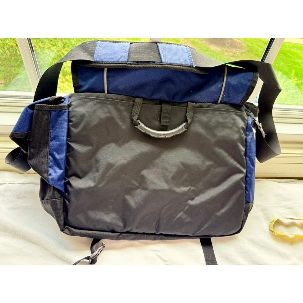 LL Bean Messenger Bag Navy Blue Ripstop Nylon Padded Strap Crossbody Laptop Bag